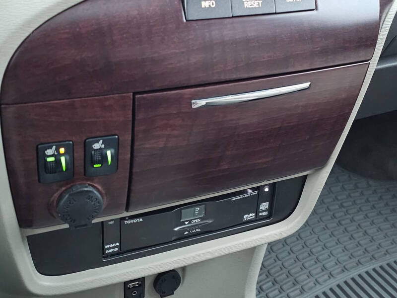 2011 Toyota Sienna XLE 8-Passenger