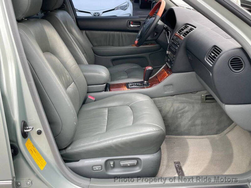 1998 Lexus LS 400