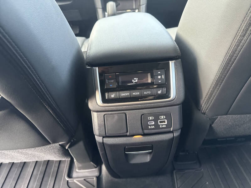 2025 Subaru Ascent Limited Bronze Edition