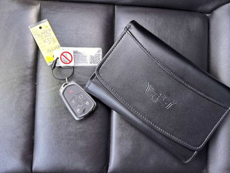 2023 Cadillac XT4 Premium Luxury