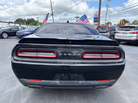 2015 Dodge Challenger SXT Plus