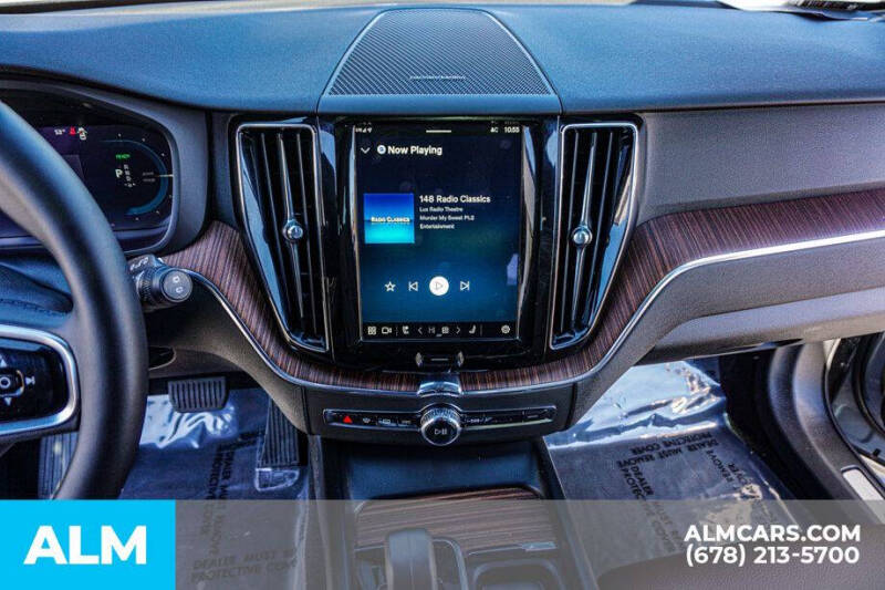 2024 Volvo XC60 Recharge T8 Plus Dark Theme