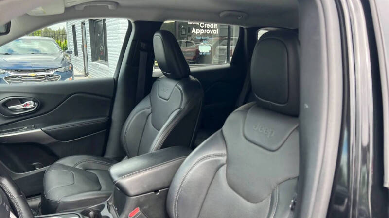 2021 Jeep Cherokee Latitude Lux