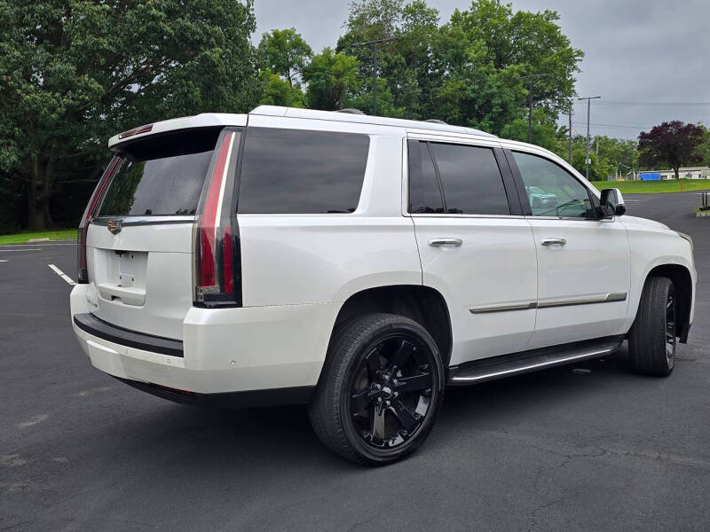 2017 Cadillac Escalade Luxury