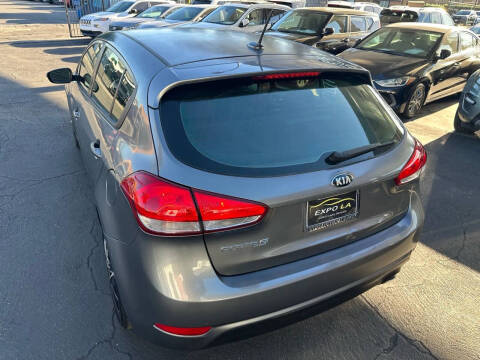 2016 Kia Forte5 LX