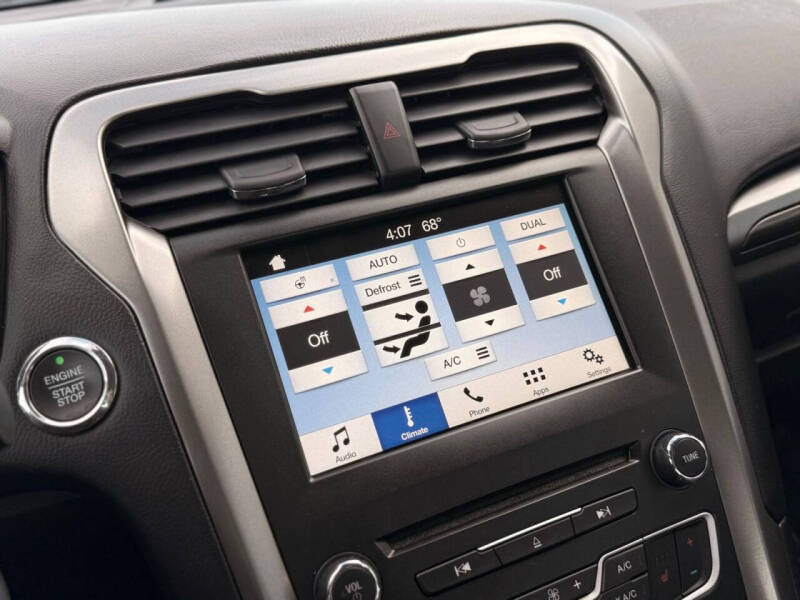 2017 Ford Fusion Hybrid SE