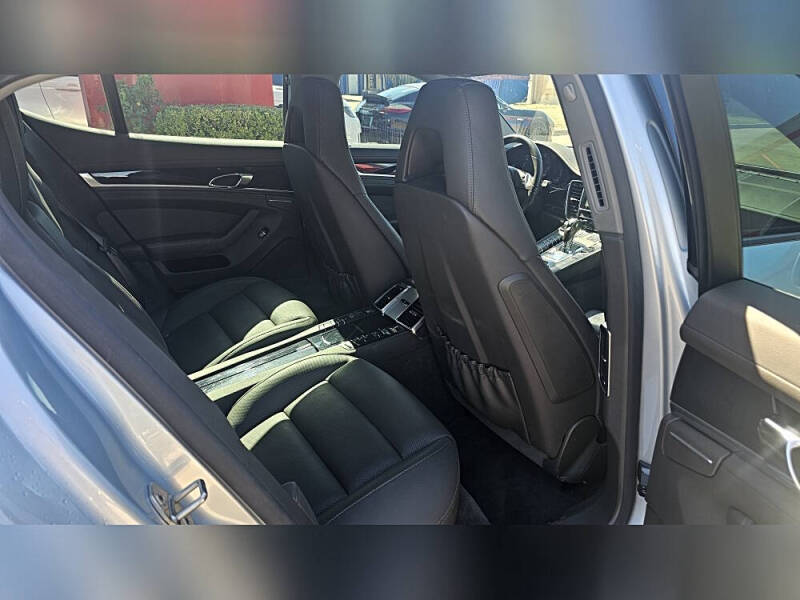 2016 Porsche Panamera