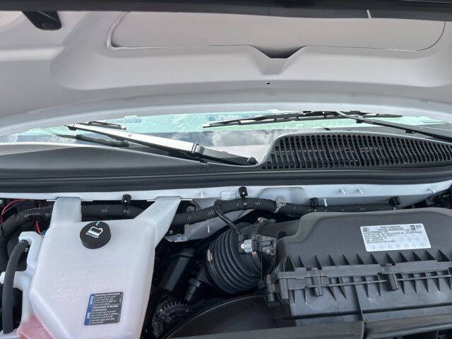 2025 Chevrolet Express 3500