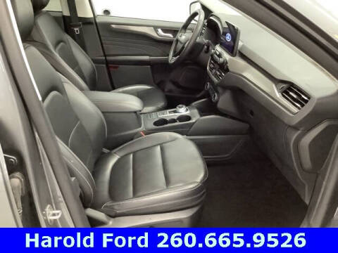 2022 Ford Escape Titanium