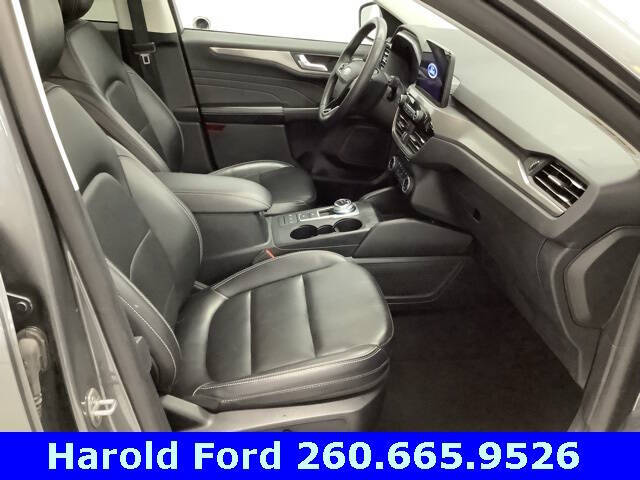 2022 Ford Escape Titanium