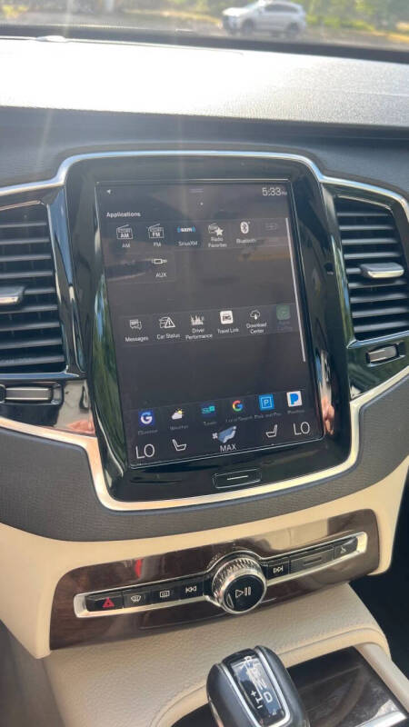 2016 Volvo XC90 T6 Momentum