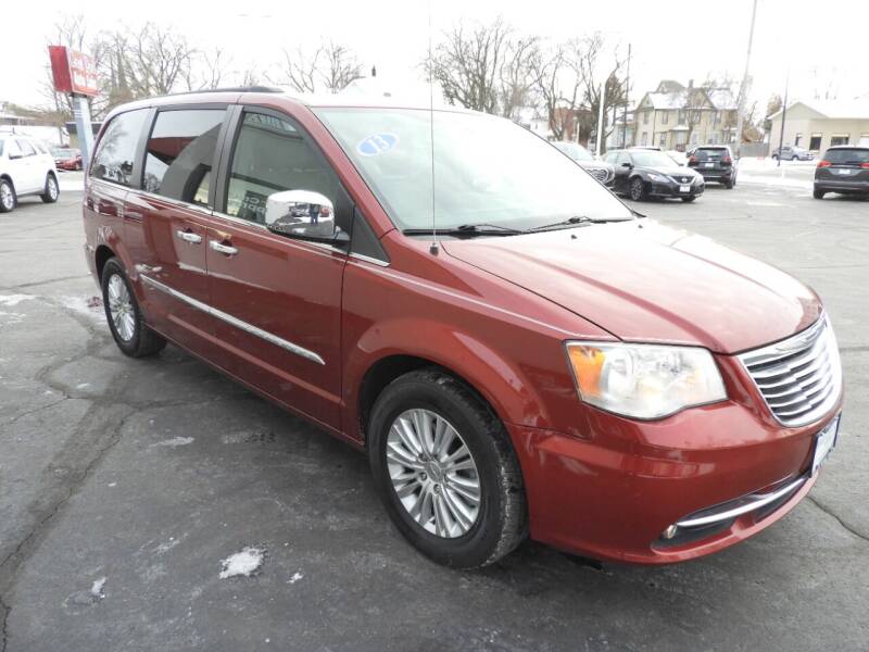 2013 Chrysler Town and Country for sale at Grant Park Auto Sales in Rockford IL