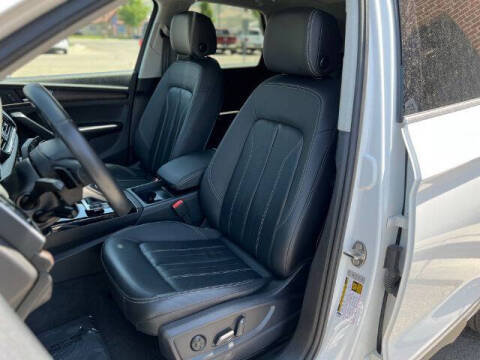 2023 Audi Q5 quattro Premium 40 TFSI