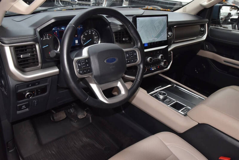 2023 Ford Expedition XLT