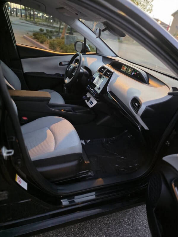 2017 Toyota Prius Two