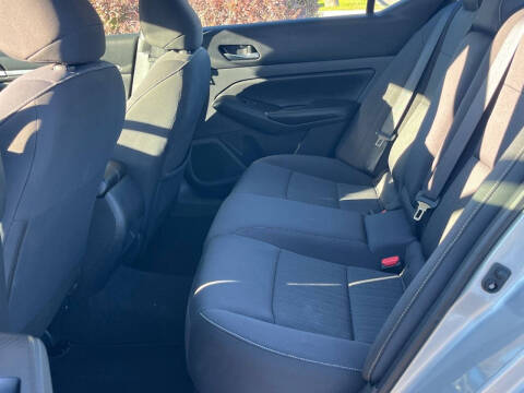 2022 Nissan Altima 2.5 SV