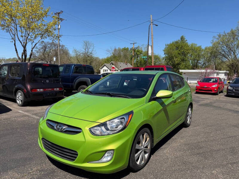 2012 Hyundai Accent SE