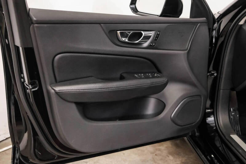 2021 Volvo V60 T5 Momentum