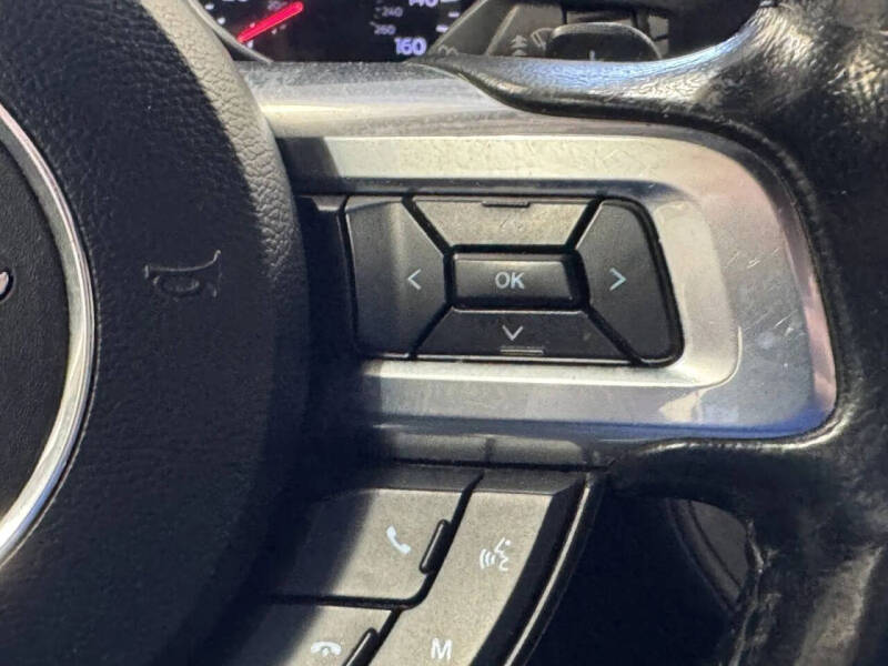 2020 Ford Mustang EcoBoost