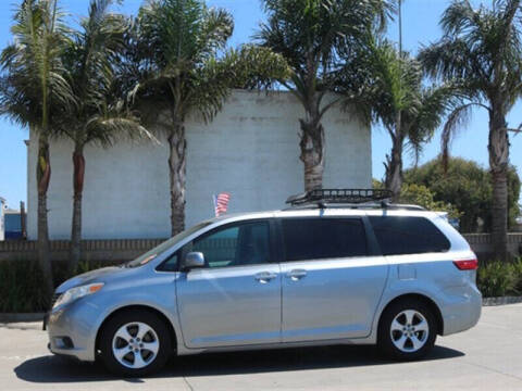 2017 Toyota Sienna LE 8-Passenger