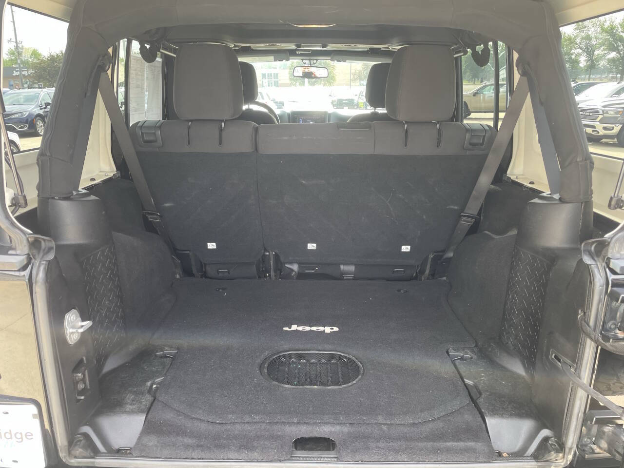 2016 Jeep Wrangler Unlimited Sport photo 13