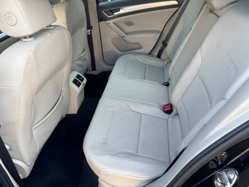 2015 Volkswagen Golf TDI SE