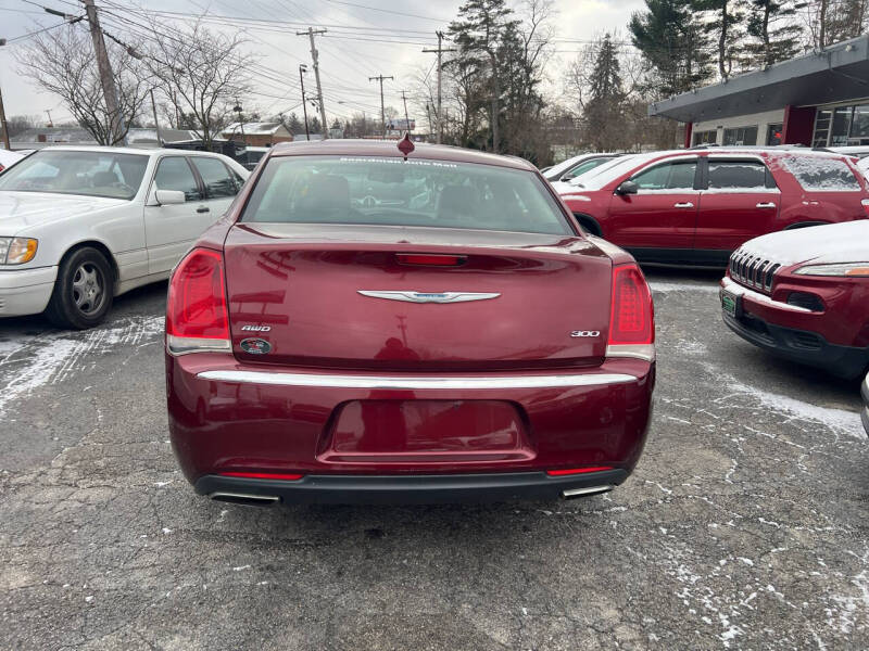 2015 Chrysler 300 Limited photo 4