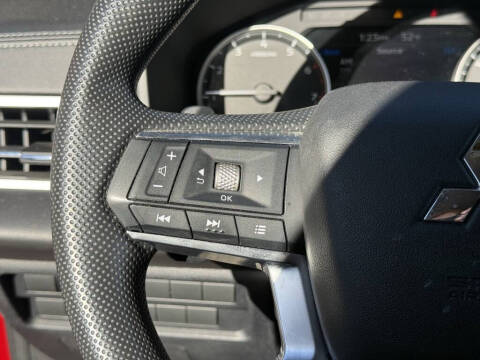 2022 Mitsubishi Outlander ES