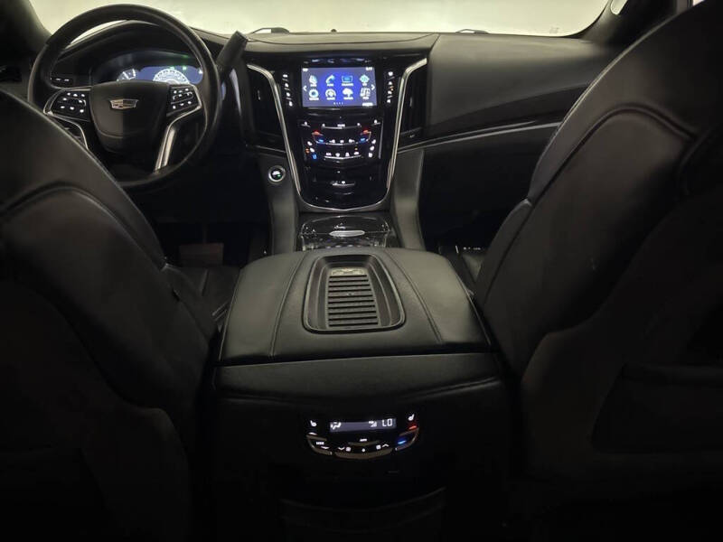 2018 Cadillac Escalade Platinum