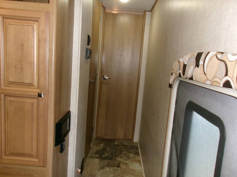 2015 Crossroads RV Cruiser 305RS