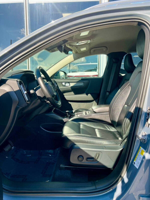 2023 Volvo XC40 B5 Core