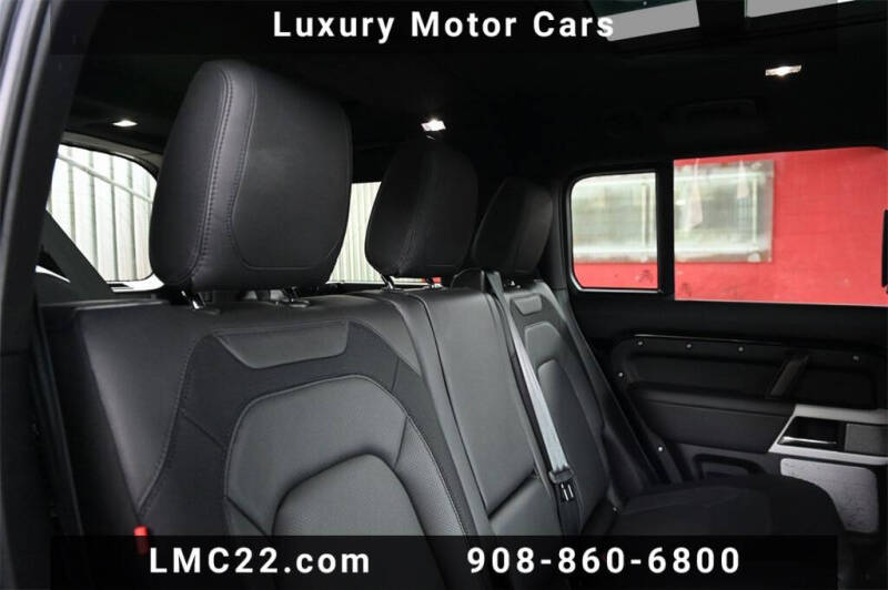 2023 Land Rover Defender 130 X-Dynamic SE