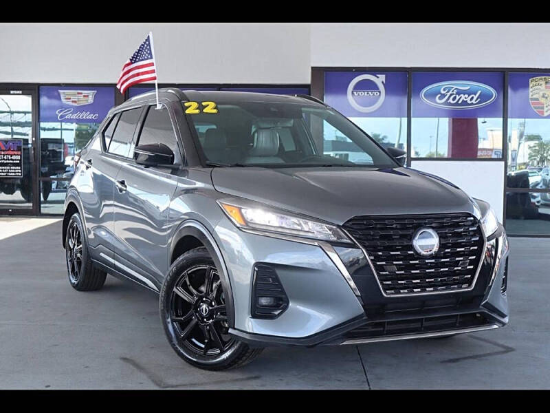 2022 Nissan Kicks SR