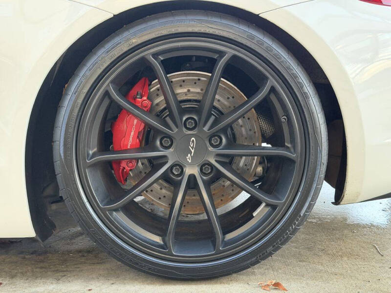 2016 Porsche Cayman GT4