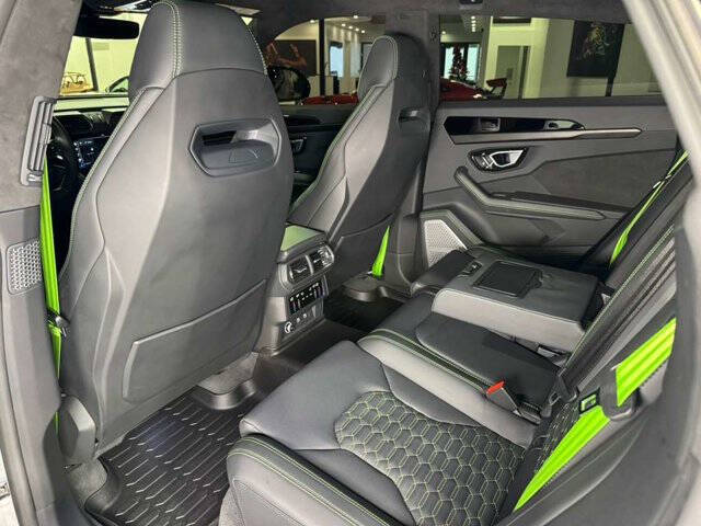 2022 Lamborghini Urus