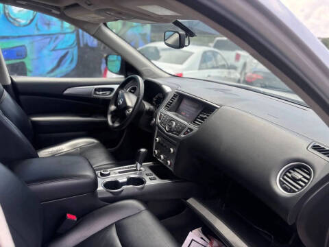 2017 Nissan Pathfinder