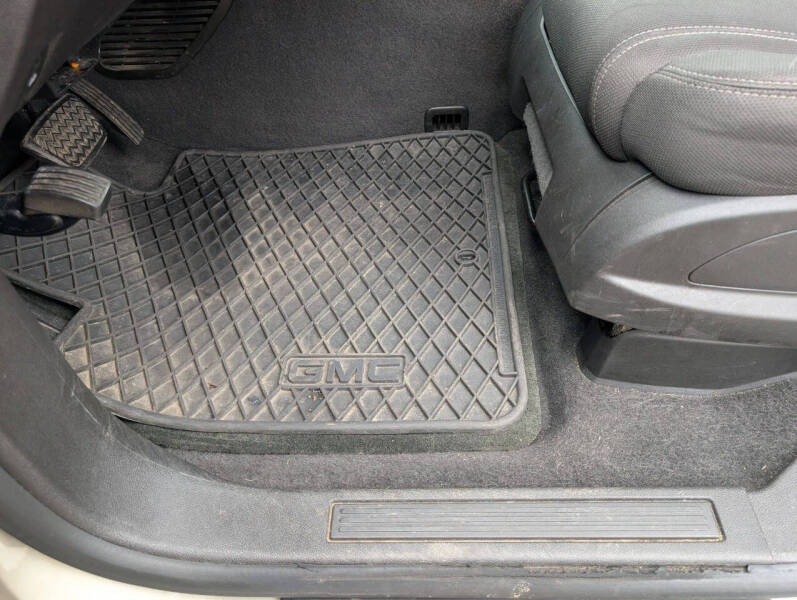 2013 GMC Acadia SLE-1