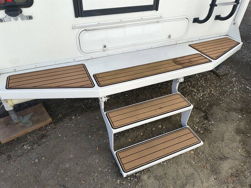 2015 Adventurer 86SBS