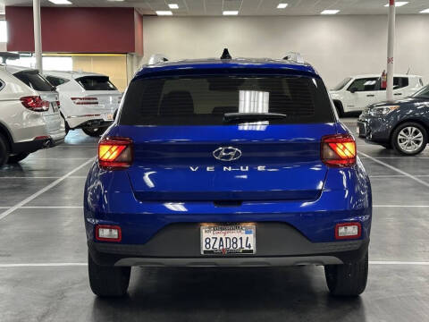 2022 Hyundai Venue SEL