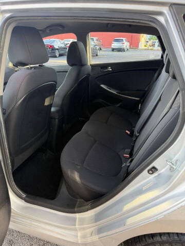 2012 Hyundai Accent SE