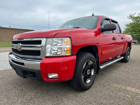 2011 Chevrolet Silverado 1500 for sale at Minnix Auto Sales LLC in Cuyahoga Falls OH