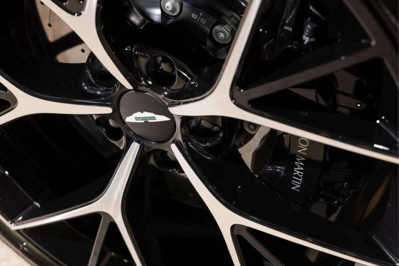 2026 Aston Martin DBX 707