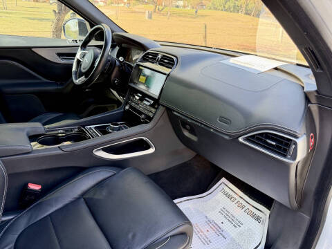 2017 Jaguar F-PACE 20d R-Sport