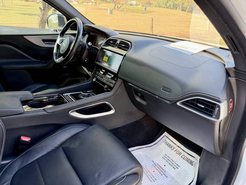 2017 Jaguar F-PACE 20d R-Sport