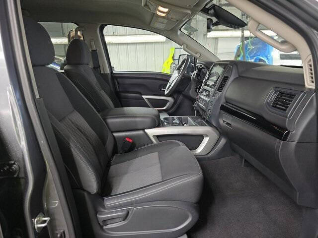 2024 Nissan Titan SV