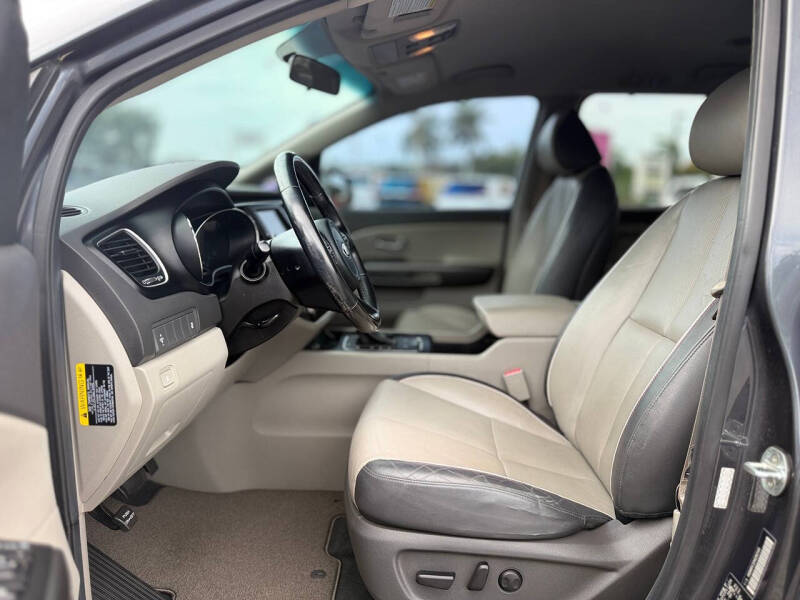 2017 Kia Sedona LX