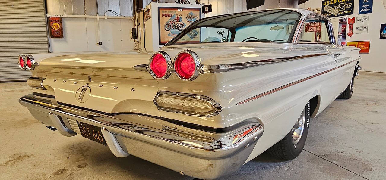 1960 Pontiac Ventura 28