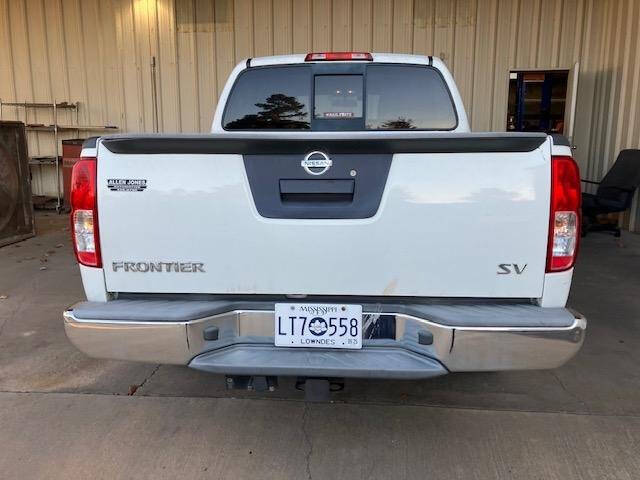 2016 Nissan Frontier SV photo 4