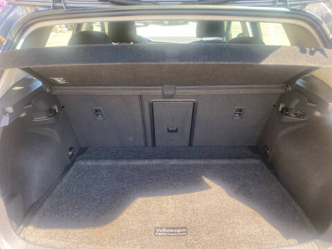 2016 Volkswagen Golf TSI S