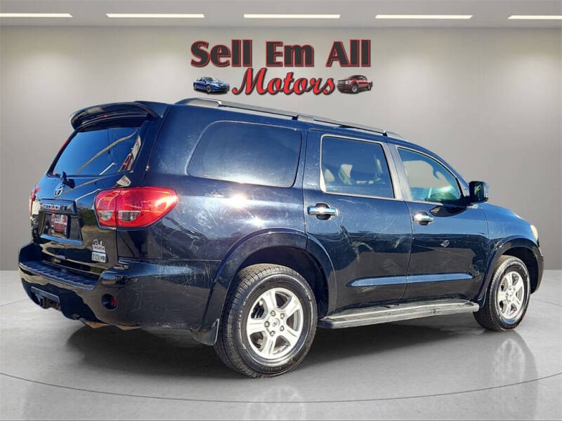 2014 Toyota Sequoia SR5